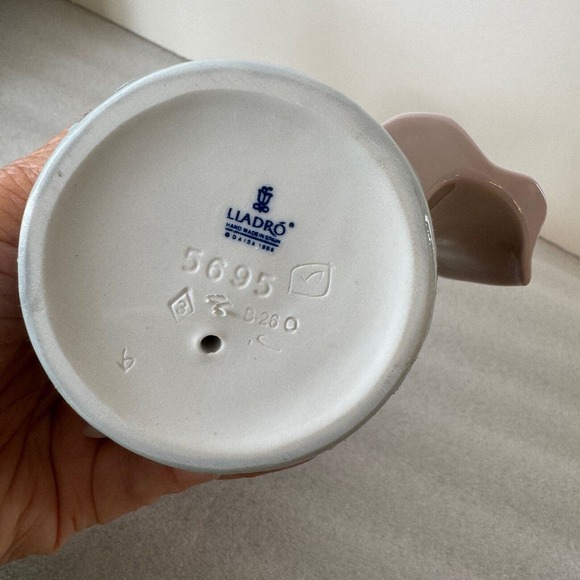 Lladro Concertina Boy 05695 Figurine Playing Accordian Jester Clown Figurine - Picture 9 of 10